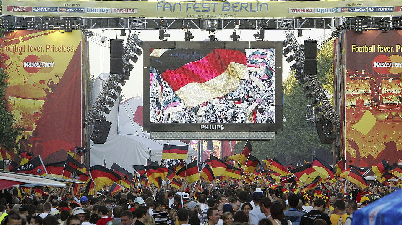 Transferobjekt Fanfest in Berlin: Beispiel für Aktivitäten der DFB-Wirtschaftsdienste © 2006 Getty Images