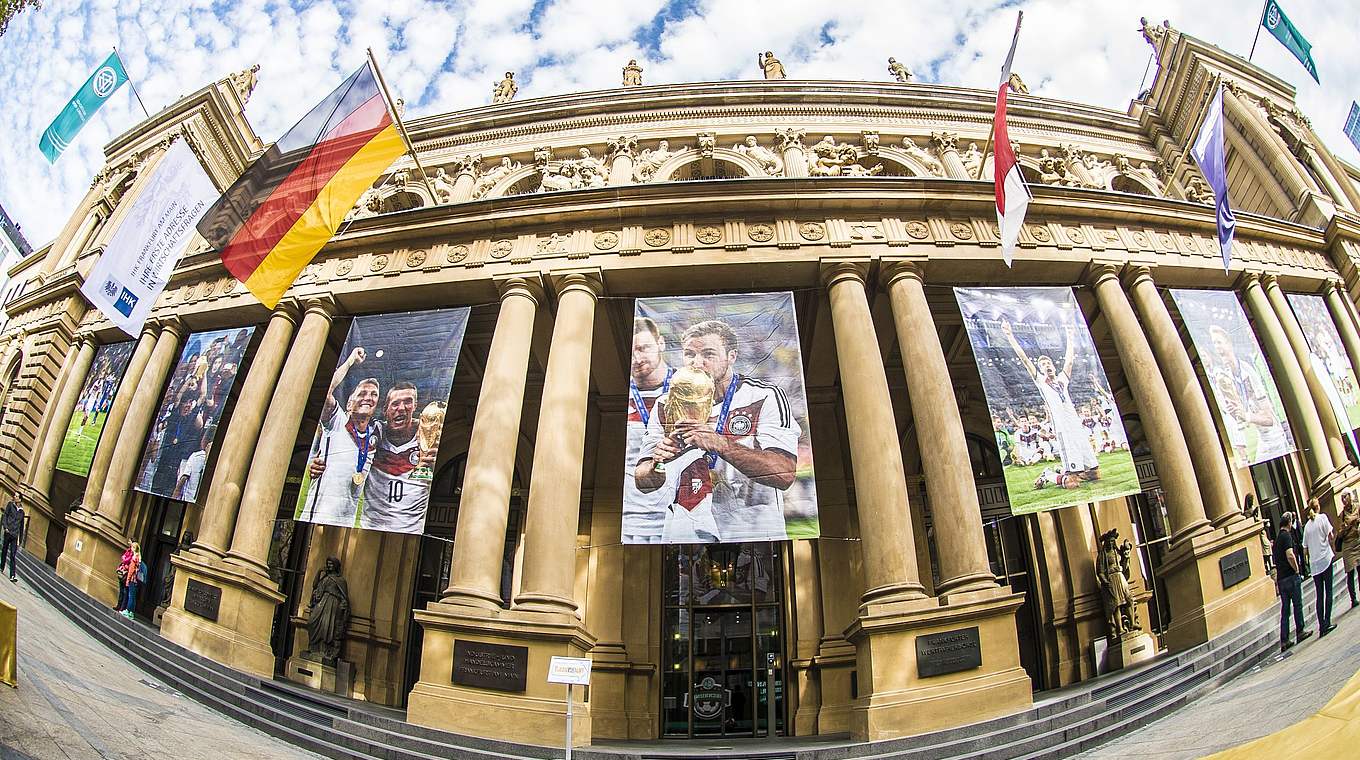 Die Frankfurter Börse im Zeichen des Fußballs © Getty Images