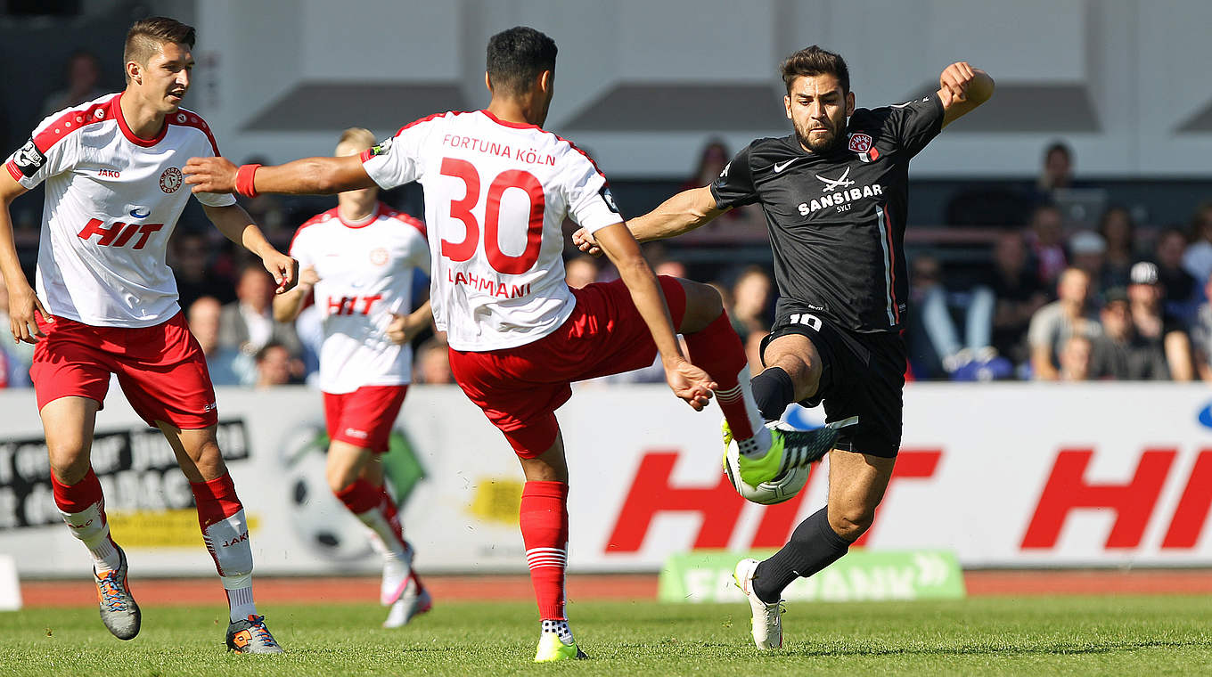 Torschütze zum 1:0 für Würzburg: Nejmeddin Daghfous (r.) © Jan Kuppert