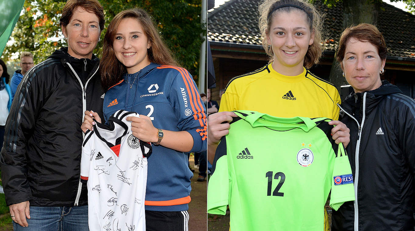 Von Maren Meinert ausgezeichnet: Isabella Möller (2.v.l.) und Lena Pauels (2.v.r.) © Getty Images