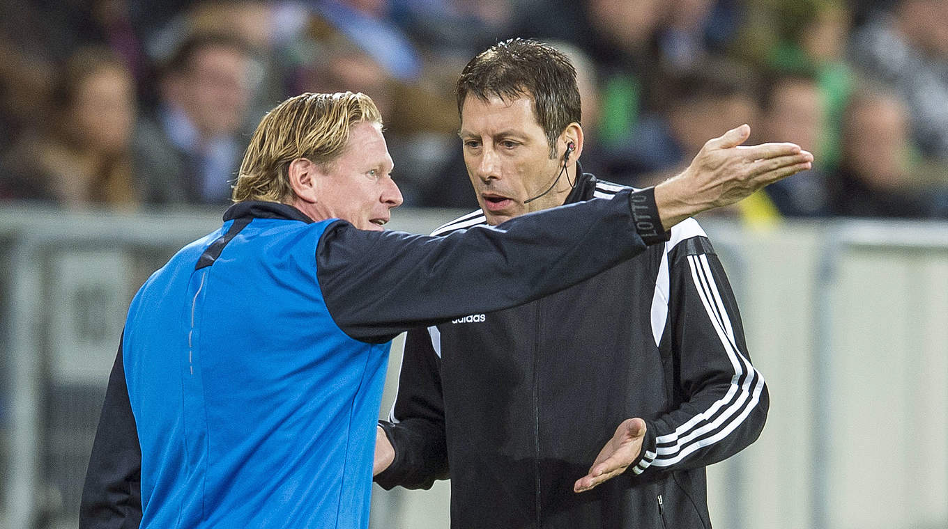 Nach Streit mit den Schiedsrichtern verurteilt: Hoffenheims Trainer Markus Gisdol (l.) © Alexander Scheuber/Bongarts/Getty Images