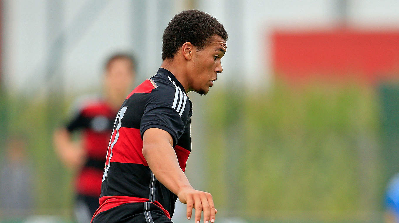 In der Staffel West weiter ohne Punktverlust: Chinedu Ekene von Bayer 04 Leverkusen © 2015 Getty Images
