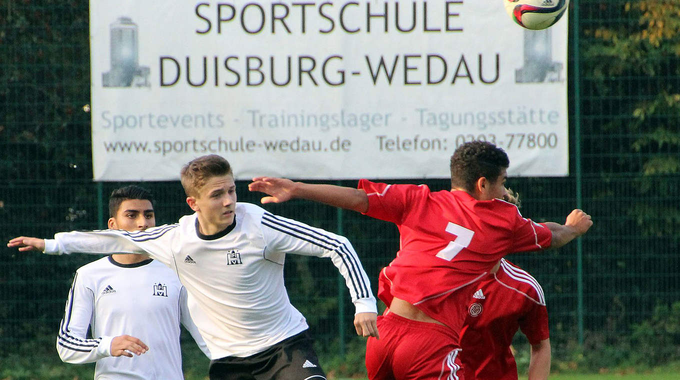 4:2-Erfolg: Mittelrhein (rot) besiegt Hamburg © DFB