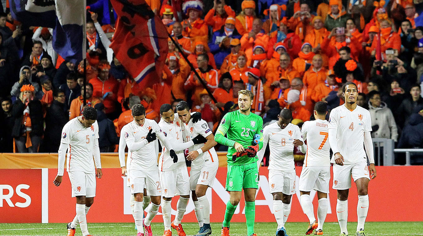 Halten EM-Chance am Leben: die Niederlande gewinnen in Astana 2:1 © AFP