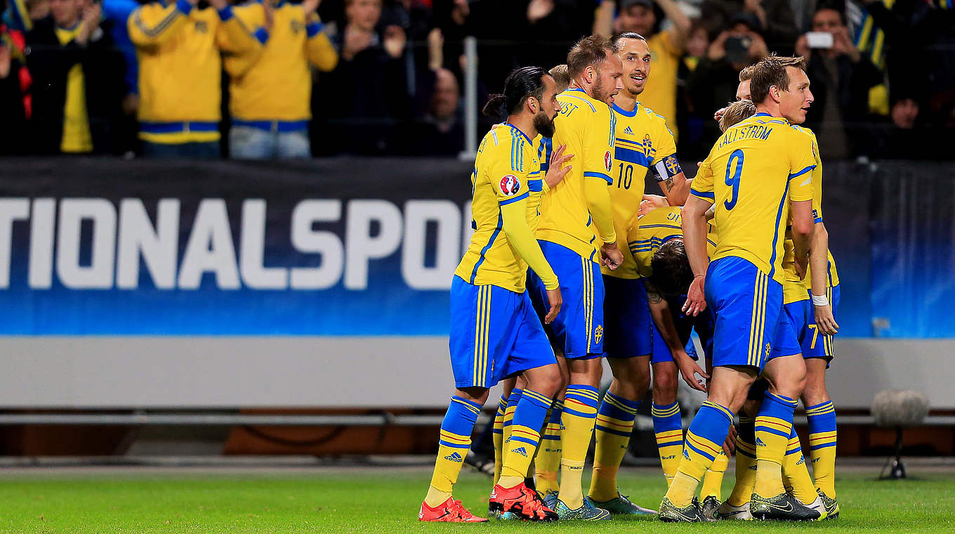 Muss trotz des 2:0 gegen Moldawien in die Playoffs: Schweden mit Zlatan Ibrahimovic © 2015 Getty Images