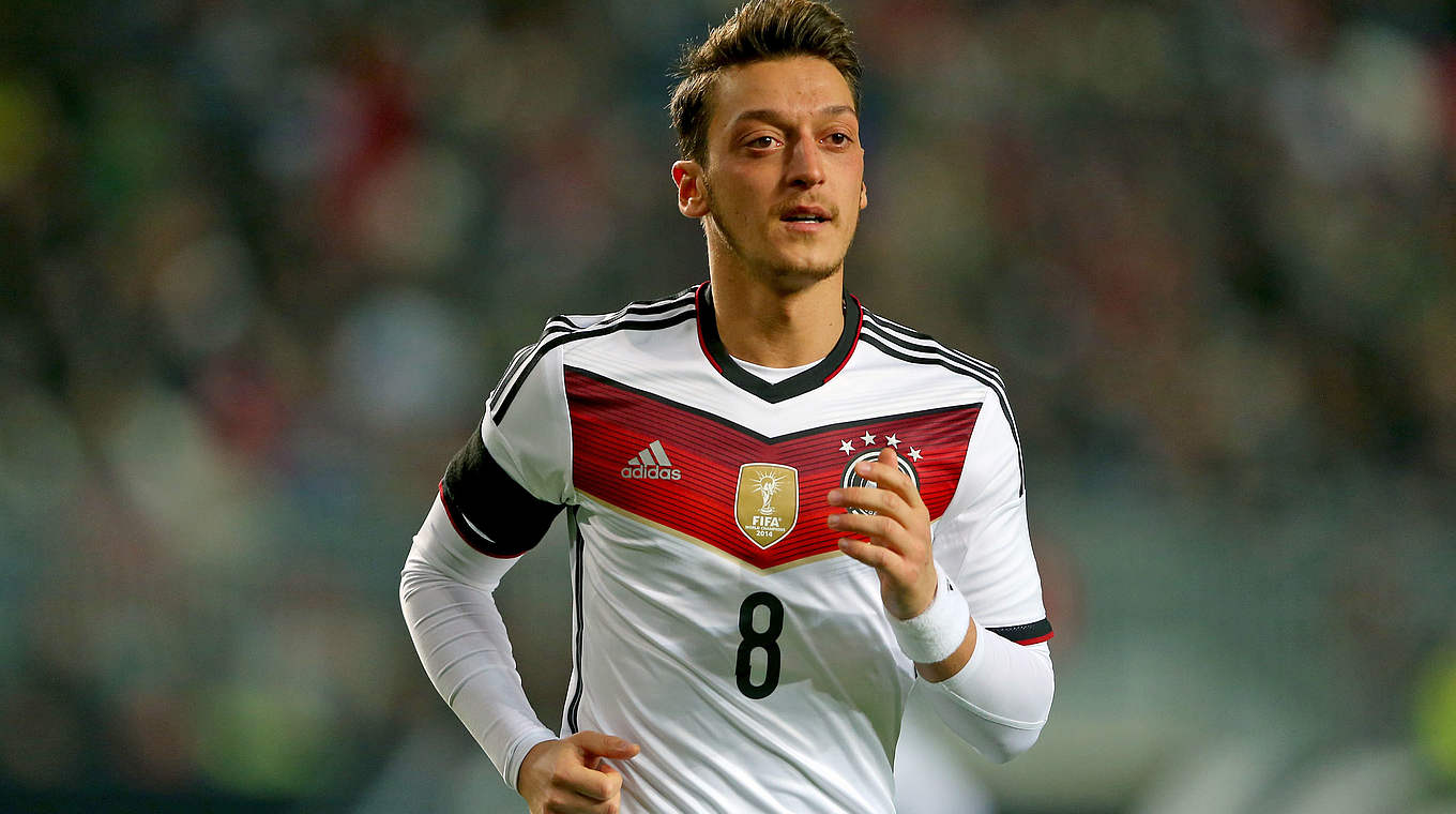 10 Millionen Twitter-Follower: Weltmeister Mesut Özil © 2015 Getty Images