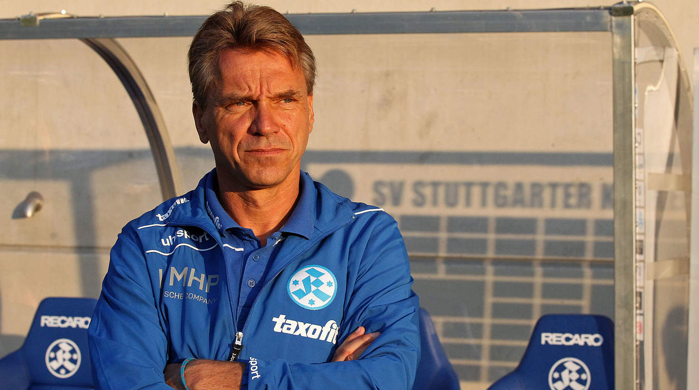 Muss seinen Spind am Degerloch räumen: Horst Steffen ist bei den Kickers entlassen © 2015 Getty Images