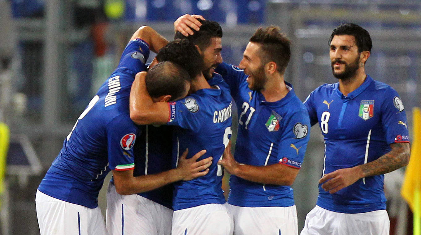 Verhindert Norwegens direkte EM-Qualifikation: Italien mit Torschütze Graziano Pelle © 2015 Getty Images