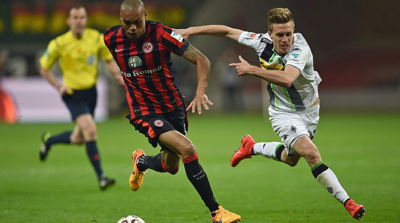 Torloses Spiel im April: Frankfurts Anderson (l.) und Gladbachs Herrmann  © 2015 Getty Images