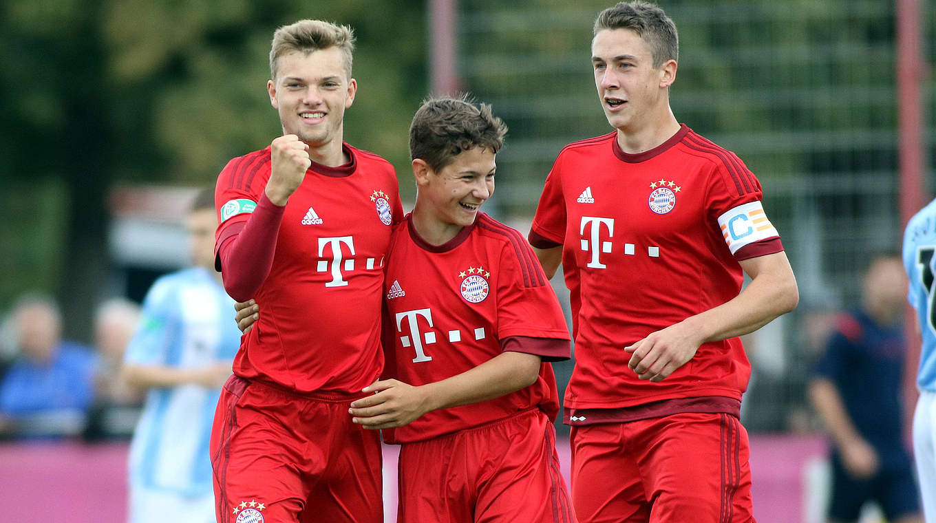Erneut treffsicher für die Bayern: Manuel Wintzheimer (l.) © imago/Lackovic