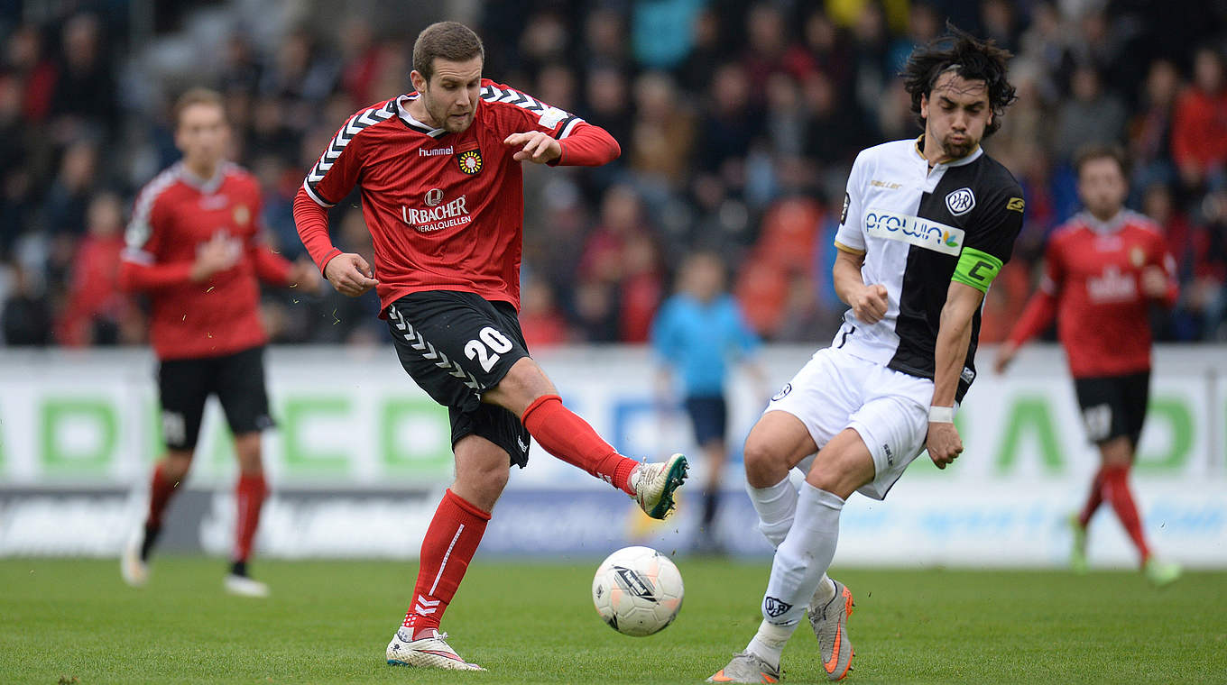 Weiter auf dem Vormarsch: Großaspach mit Rizzi (l.) bleibt Tabellen-Dritter © 2015 Getty Images