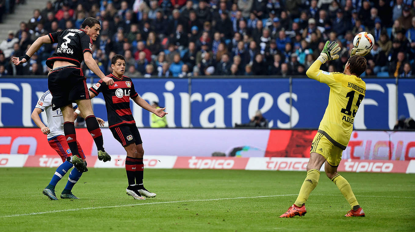 HSV's Rene Adler made a string of good saves to secure a 0-0 draw against Leverkusen © 2015 Getty Images