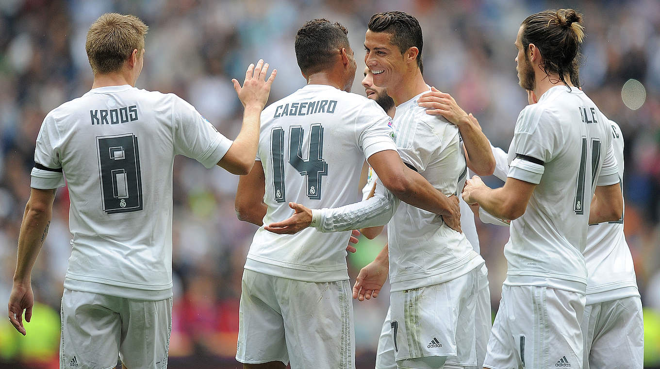 Mit einer Torvorlage für den Rekordtorschützen Ronaldo (2.v.r.): Toni Kroos (l.) © 2015 Getty Images