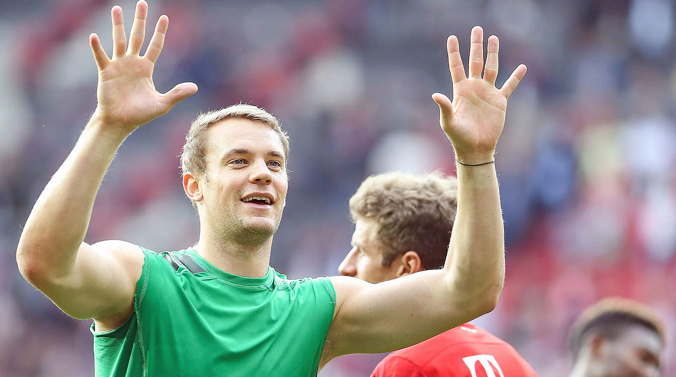 Steht vor seinem 300. Bundesligaspiel: Bayerns Nationaltorhüter Manuel Neuer © 2015 Getty Images