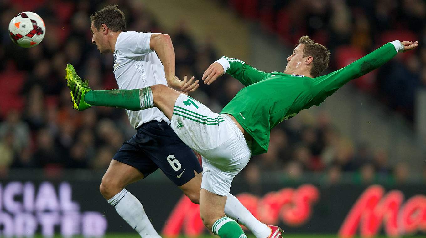 Rush Hour: Max Kruse (r.) hängt sich rein © Imago