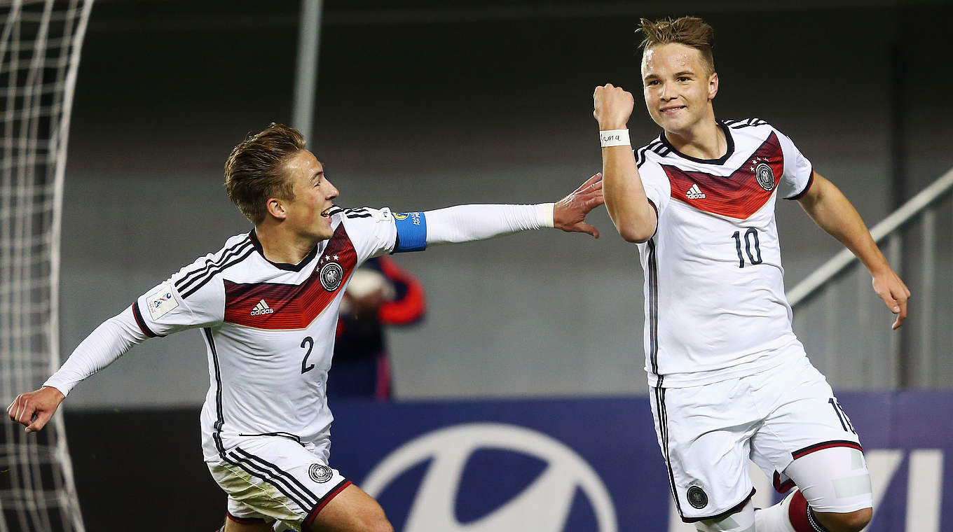 Erzielt den 4:0-Endstand gegen Argentinien: Niklas Schmidt (r.) von Werder Bremen © 2015 FIFA