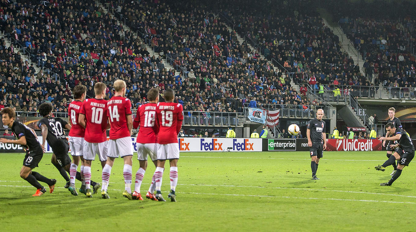 Piotr Trochowski scored the winning goal on the 43rd minute for Augsburg from a brilliant free kick © 2015 VI-Images