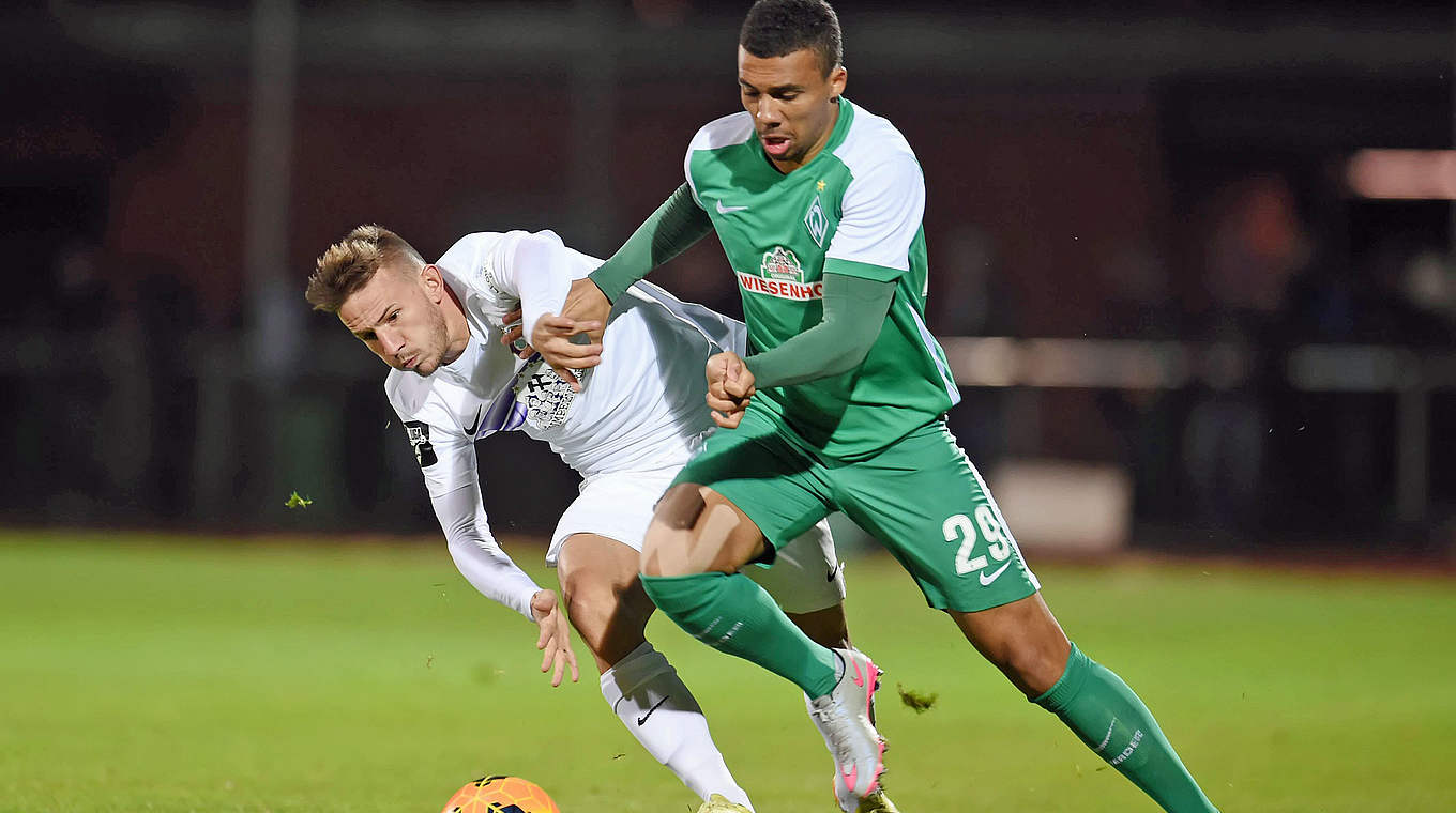 Mit Bremen II erfolgreich: U 20-Nationalspieler Leon Guwara (r.) © imago/osnapix