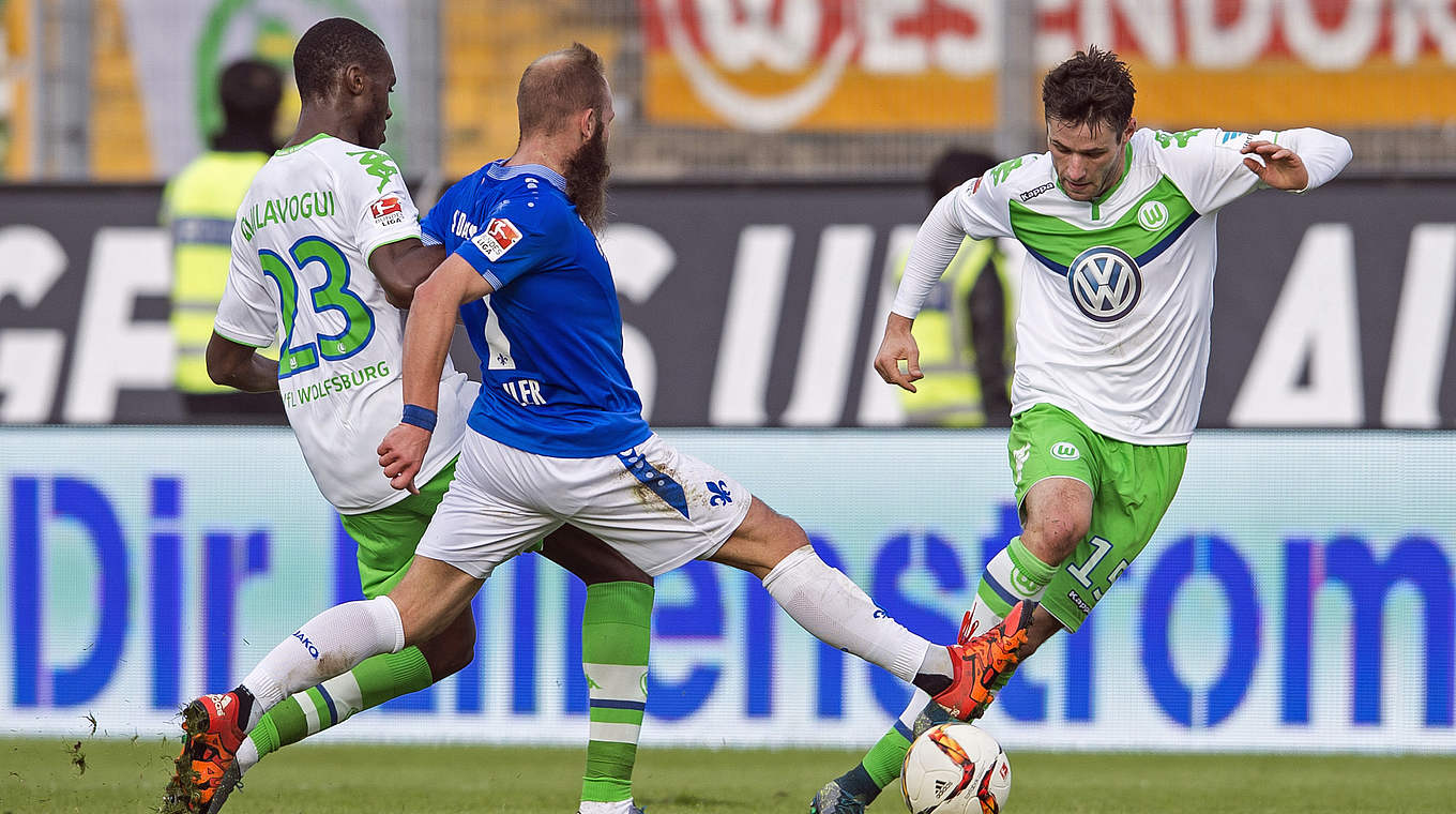 Später Treffer lässt Favoriten jubeln: Wolfsburg siegt in Darmstadt © 2015 Getty Images