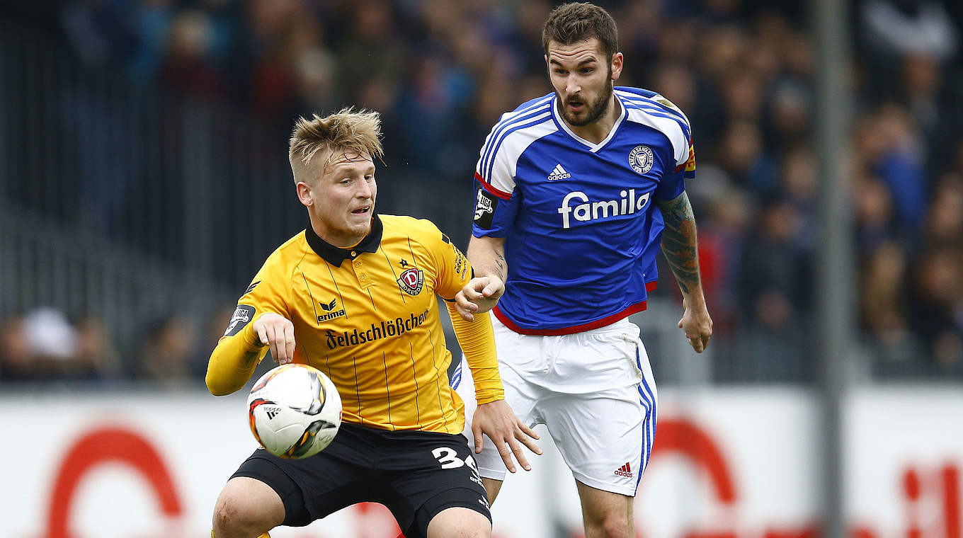 Dresdens Torschütze zum 1:0: Marvin Stefaniak (l.) © 2015 Getty Images