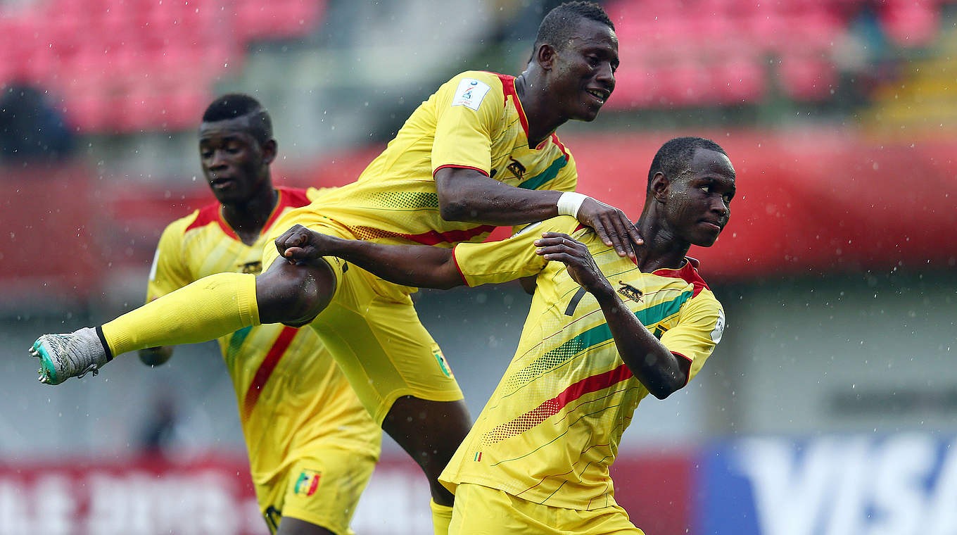 Jubeln über den Achtelfinaleinzug: Malis Sidiki Maiga (r.) and Boubacar Traore © FIFA/FIFA via Getty Images