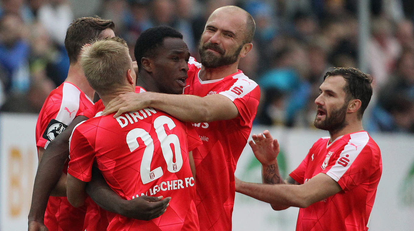 Trifft zum zwischenzeitlichen Ausgleich: Halles Goalgetter Osayamen Osawe © 2015 Getty Images