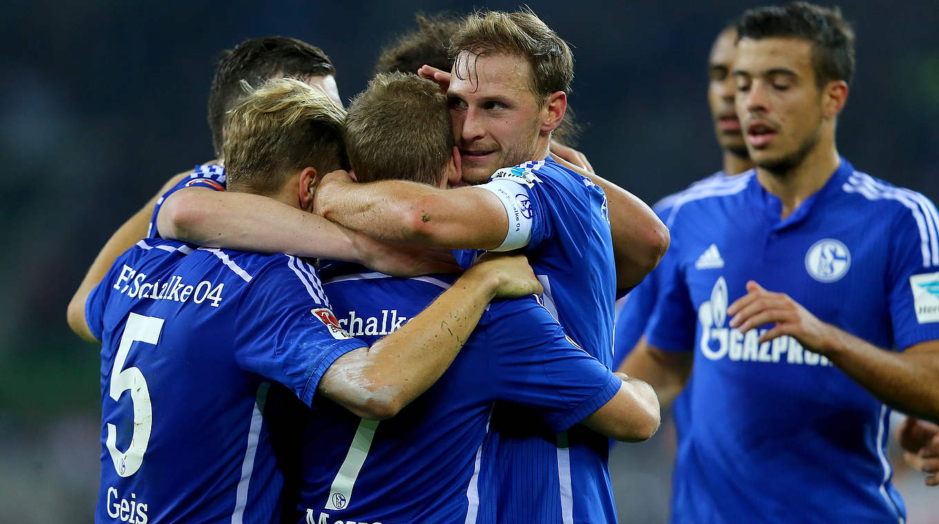 Zwischenzeitlicher Ausgleich: Höwedes (2.v.r.) feiert mit seinem Team © 2015 Getty Images