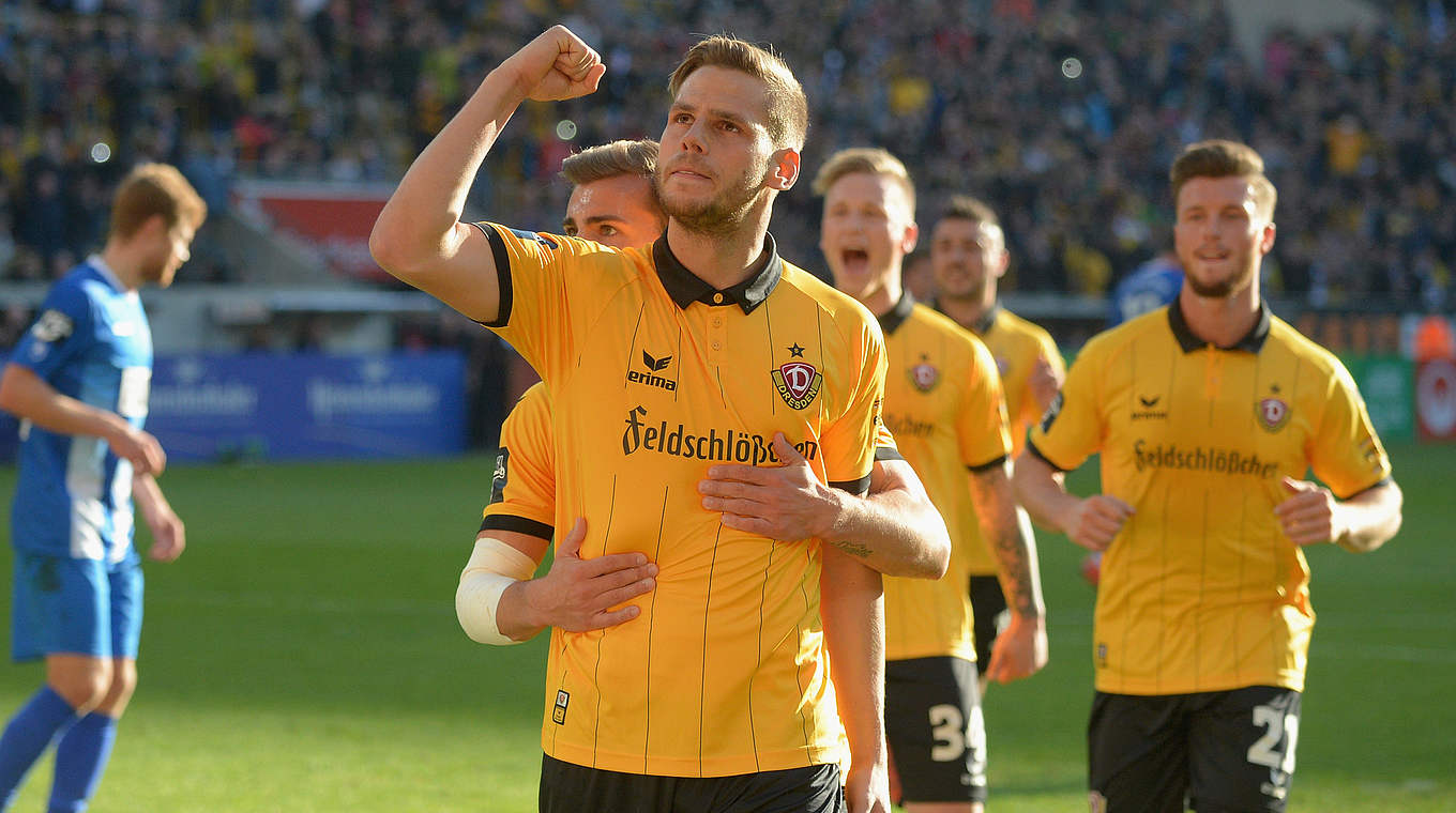 Spitze in der Tabelle, Spitze der Torjägerliste: Dynamo Dresden und Justin Eilers (v.) © 2015 Getty Images