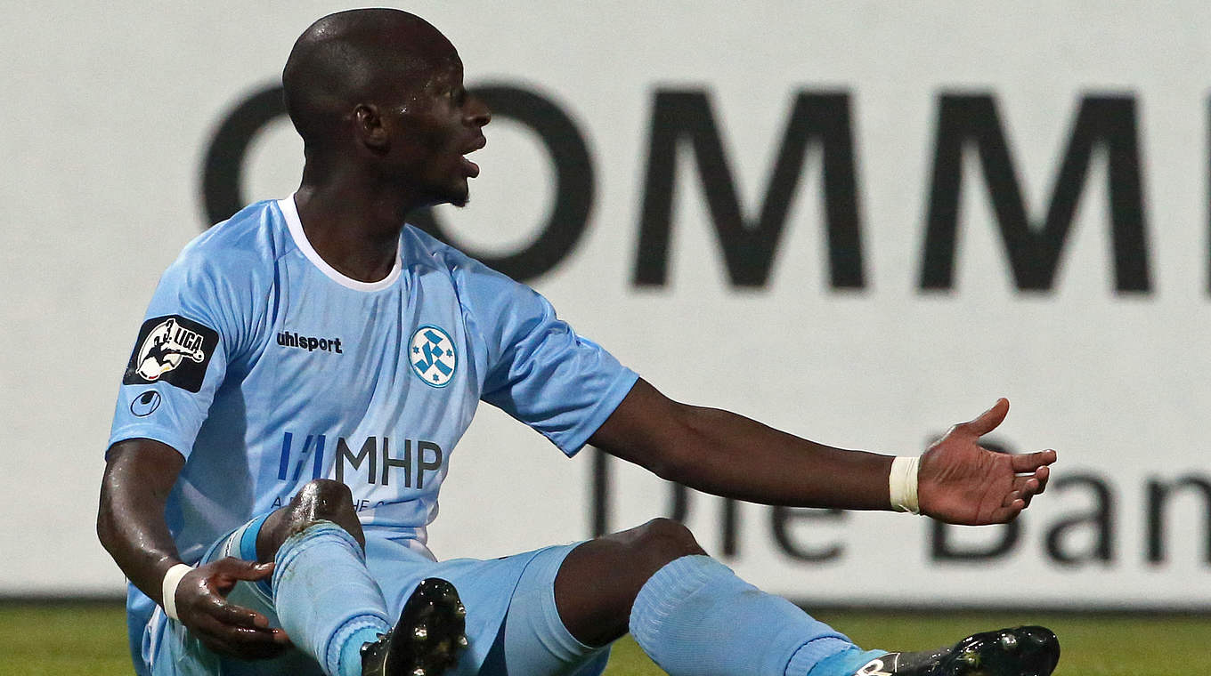 Fällt mit einem Innenbandriss aus: Lhadji Badiane von den Stuttgarter Kickers © 2015 Getty Images