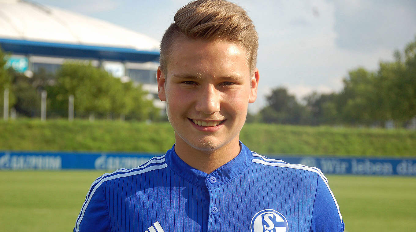 Steigt nach Mittelhand-OP schon wieder ins Schalker Mannschaftstraining ein: Alem Koljic © MSPW