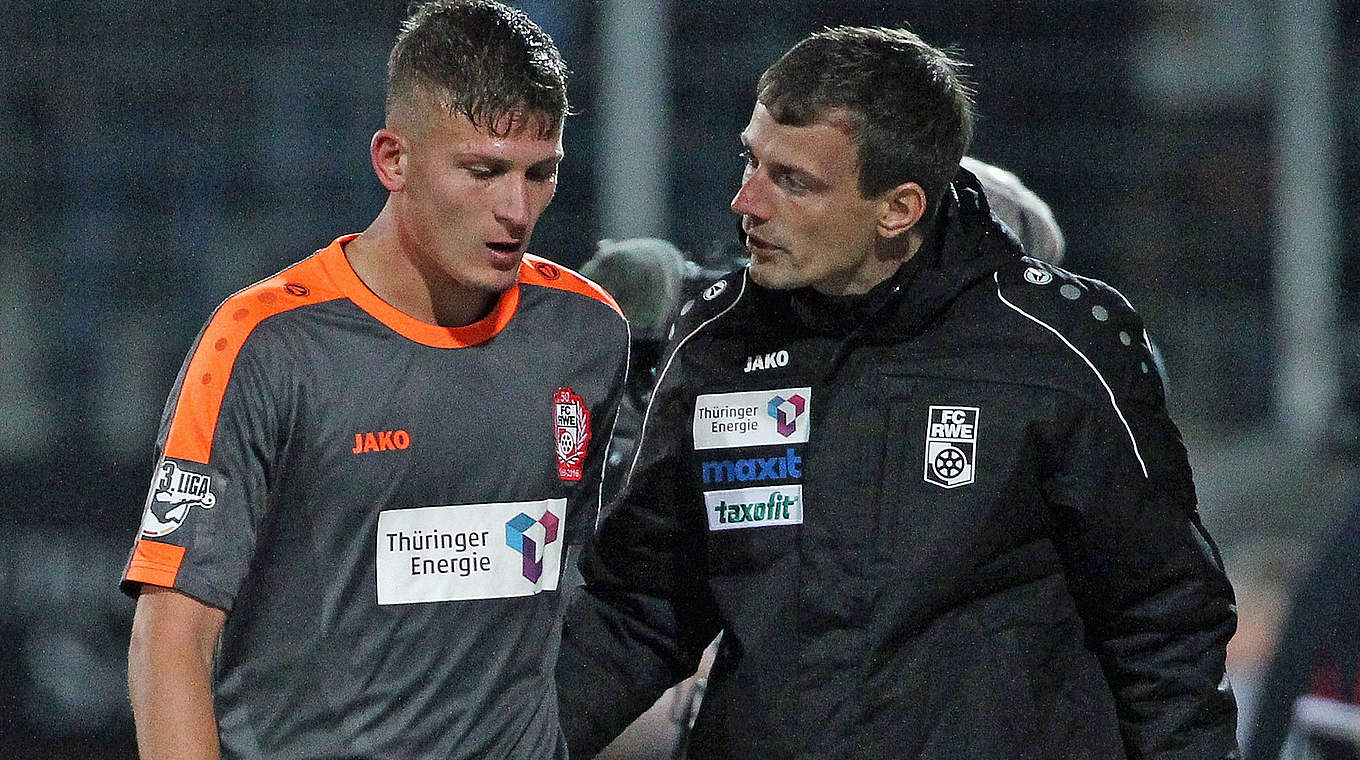 RWE-Trainer Christian Preußer (r.): "Die Mannschaft ist sehr eng zusammengerückt" © 2015 Getty Images