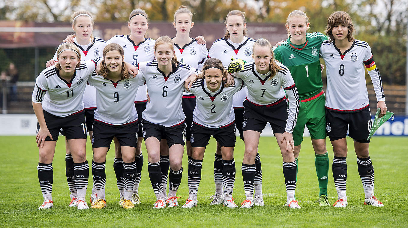 Zu Saisonstart zweimal gegen Schottland erfolgreich: die U 15-Mädels des DFB © 2015 Getty Images