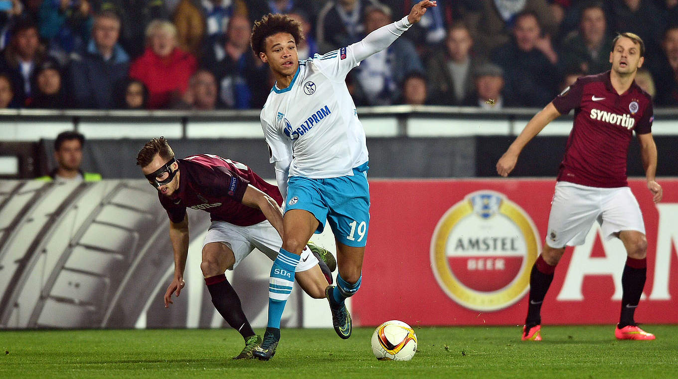 Leroy Sane battling for the ball in the 1-1 draw © imago/CTK Photo