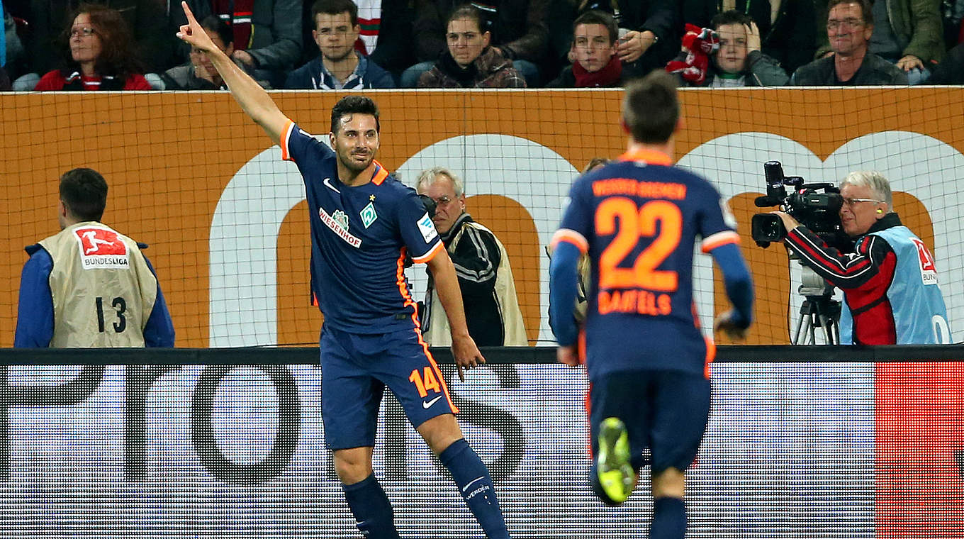 Claudio Pizarro scored his first goal for Bremen since rejoining in the summer © 2015 Getty Images