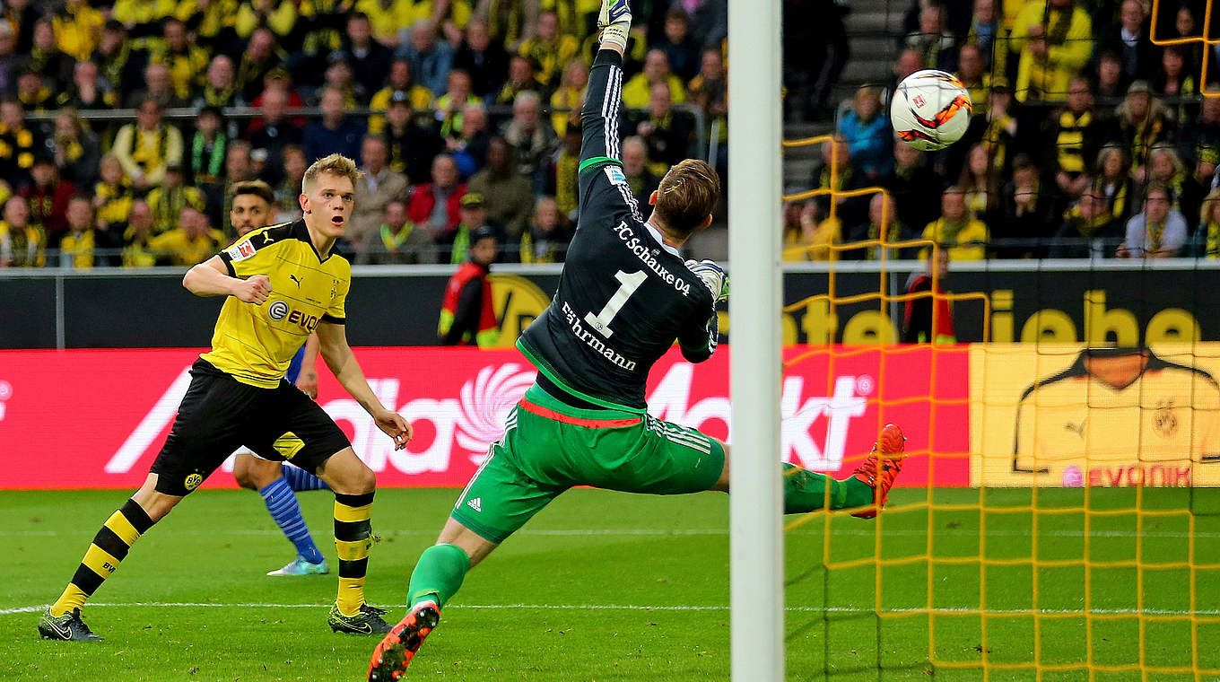 Matthias Ginter (l.) über sein Tor: "Gegen Schalke ist es etwas Außergewöhnliches" © 2015 Getty Images