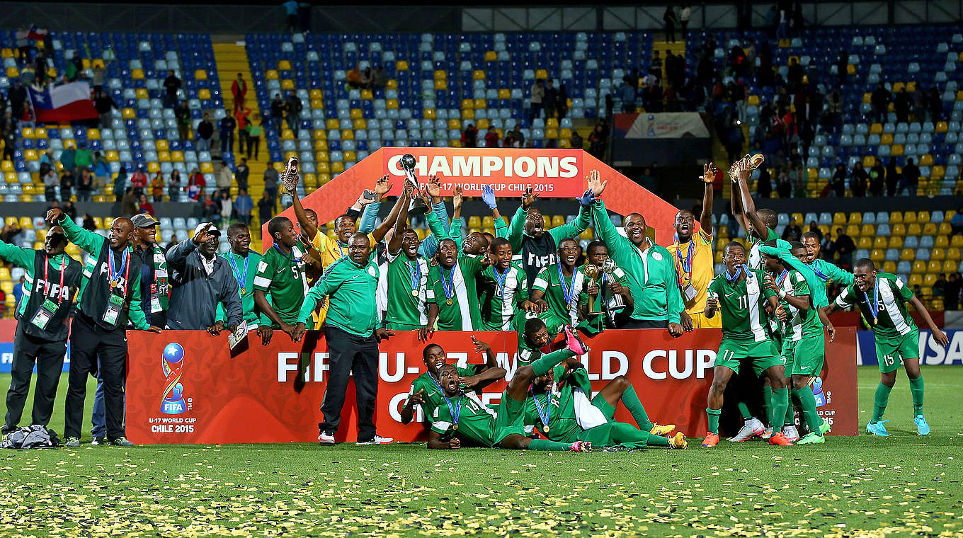 Zum fünften Mal U 17-Weltmeister: Das Team von Titelverteidiger Nigeria jubelt © FIFA/FIFA via Getty Images