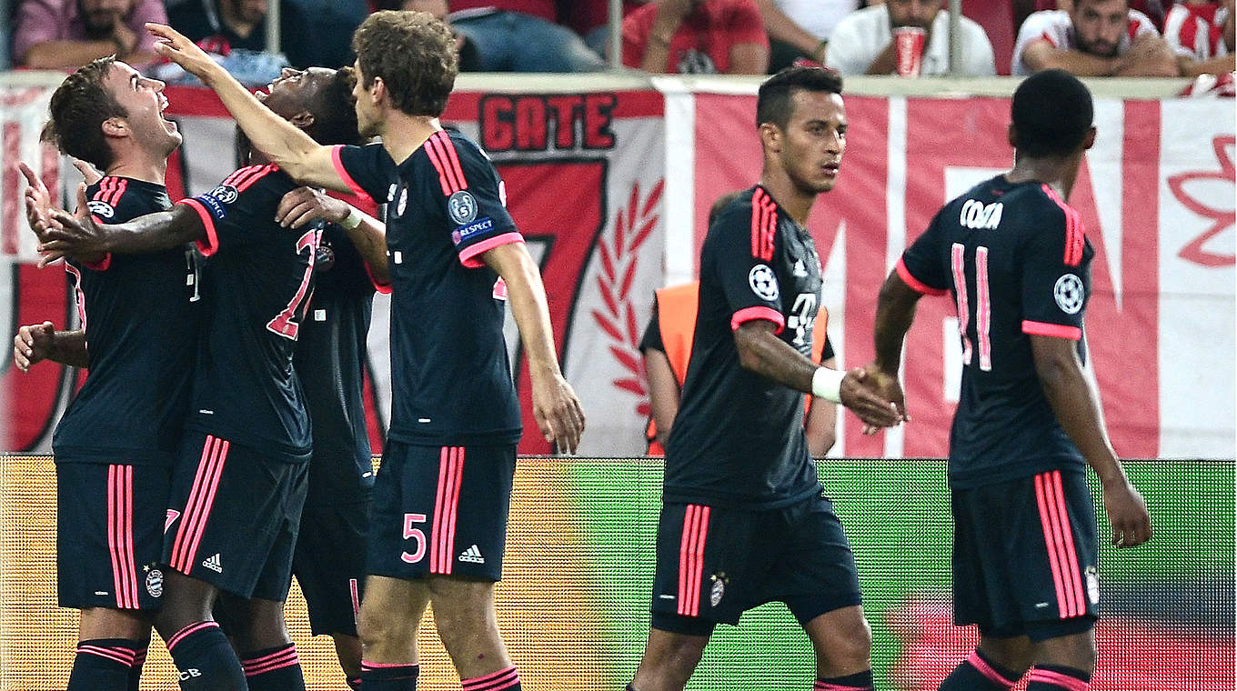 Olympiakos Piräus - Bayern München 0:3 (0:0): In der 89. Minute trifft Mario Götze (l.) zum 2:0 für die Bayern © 