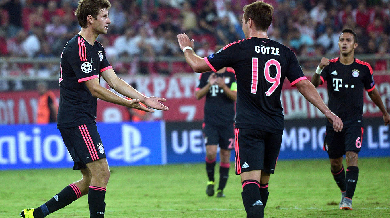 Olympiakos Piräus - Bayern München 0:3 (0:0): Thomas Müller (l.) jubelt nach seinem verwandelten Elfmeter © 