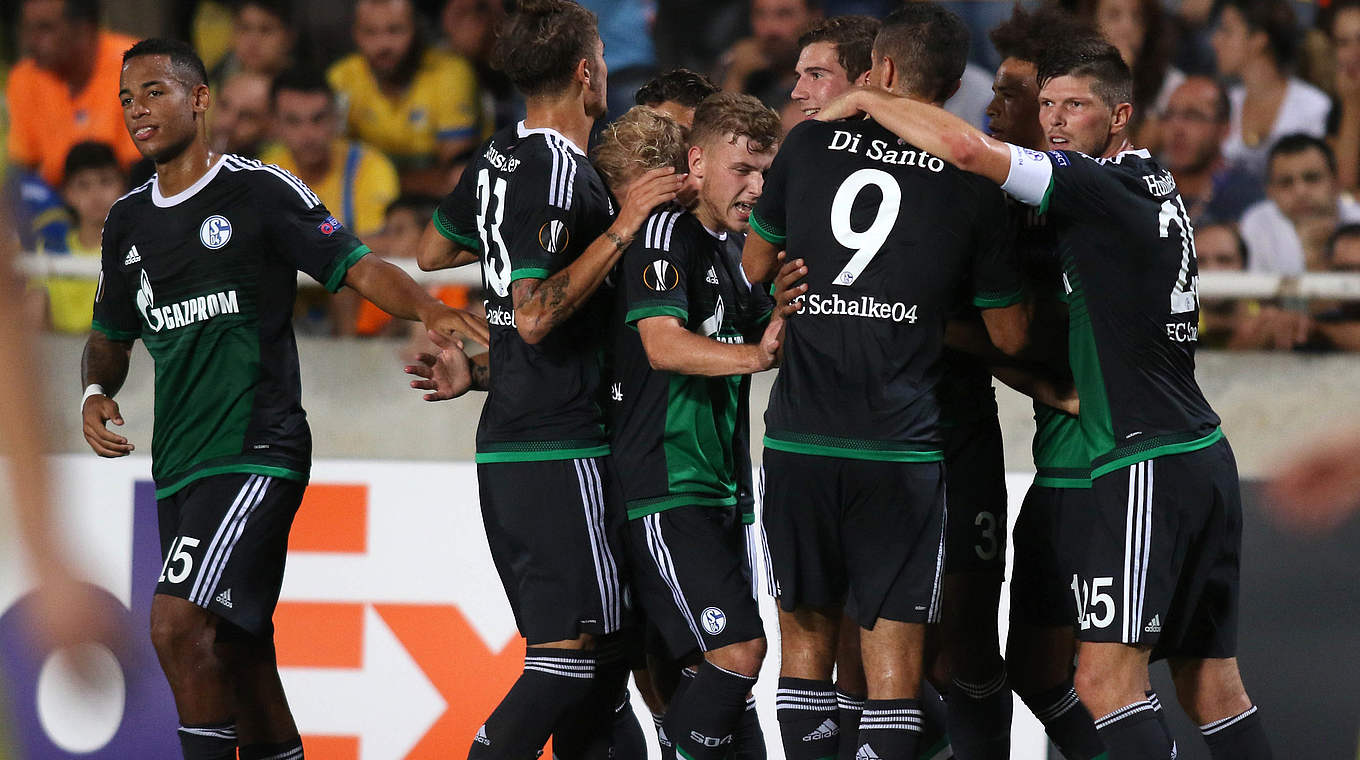 APOEL Nikosia - FC Schalke 0:3 (0:2): Klaas-Jan Huntelaar (r.) sorgt mit seinem Doppelpack für einen klaren Auswärtssieg © 
