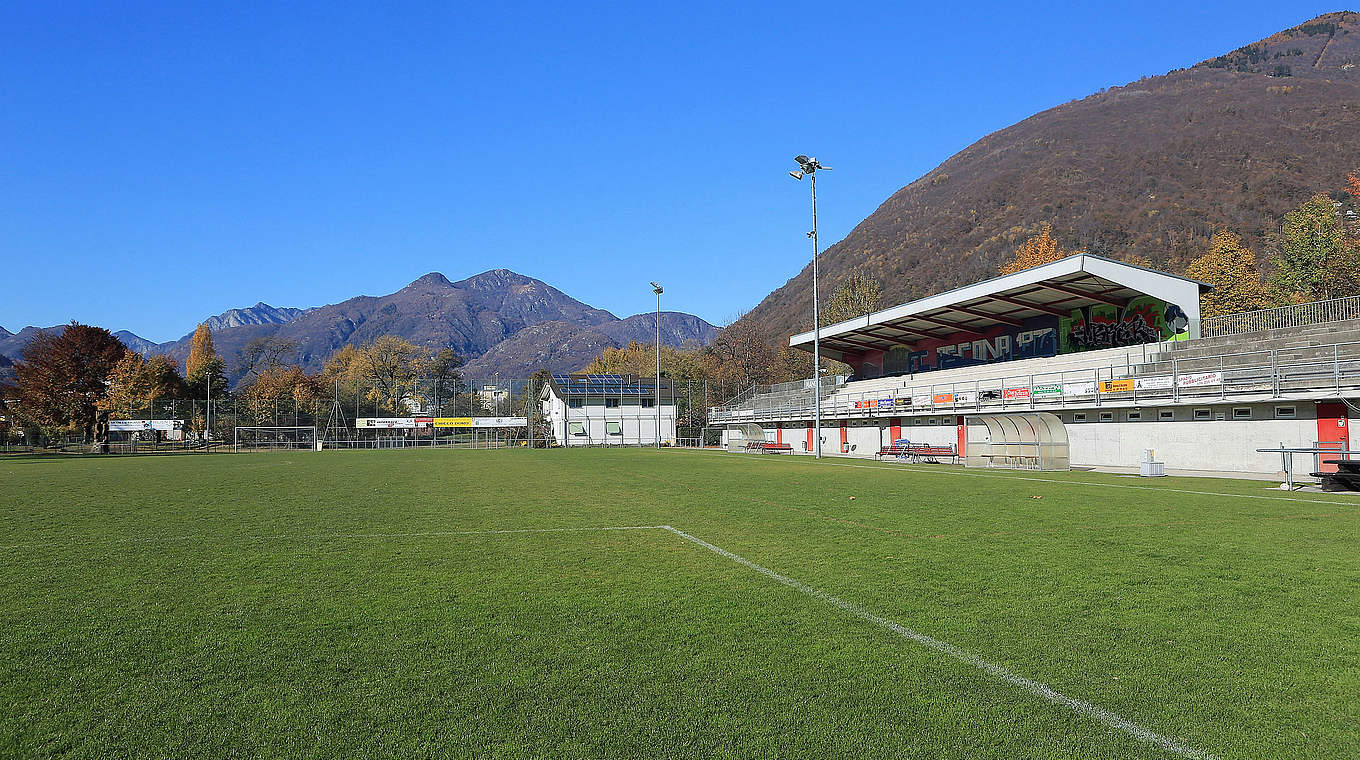 Das Trainingsgelände befindet sich in unmittelbarer Nähe: das Stadio Comunale in Ascona © 2015 Getty Images