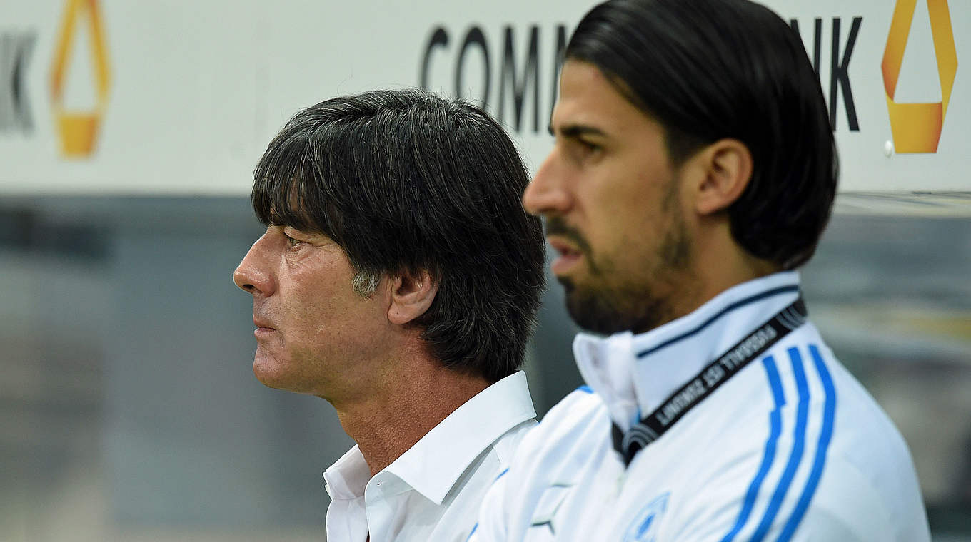 Bundestrainer Löw über Khedira (r.): "Er nähert sich der Form, die er mal hatte" © 2015 Getty Images