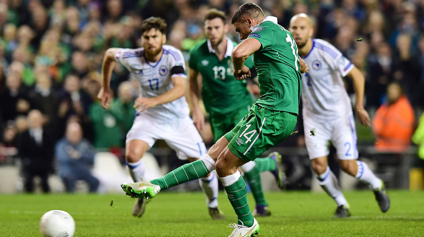 Nervenstark vom Punkt: Walters bringt Irland per Elfmeter in Front © 2015 Getty Images