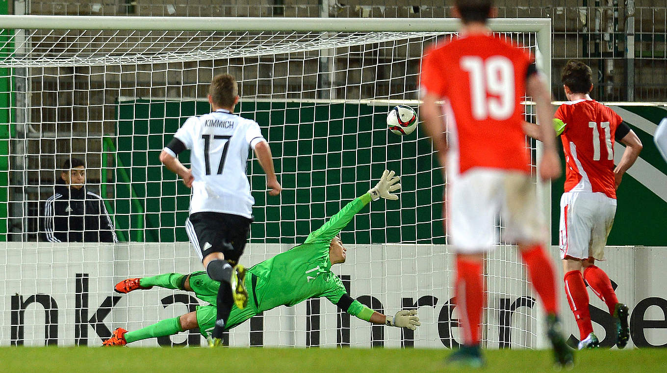 Gregoritsch opens the scoring from the spot © 2015 Getty Images
