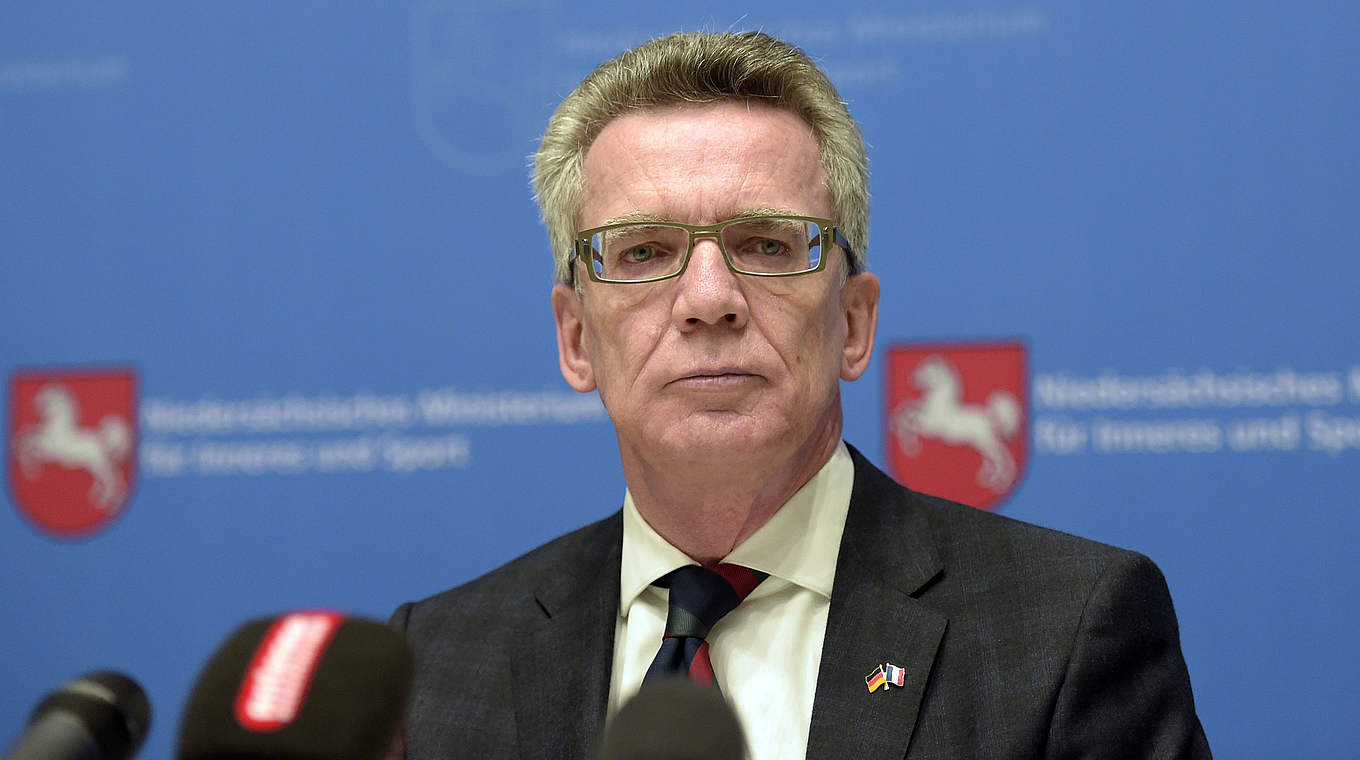 Bundesinnenminister Thomas de Maizière: "Diese Absage ist mir nicht leicht gefallen" © ODD ANDERSEN/AFP/Getty Images