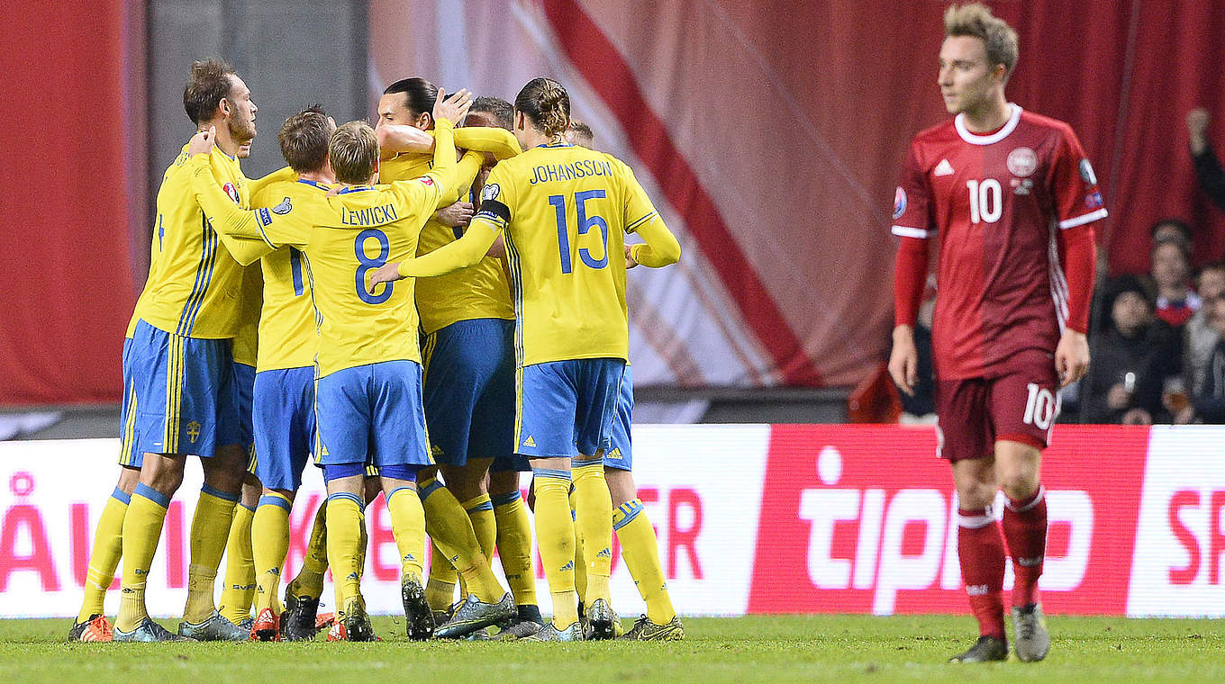 Schweden jubelt: Zlatan Ibrahimovic schießt sein Team zur EM nach Frankreich © JONATHAN NACKSTRAND/AFP/Getty Images