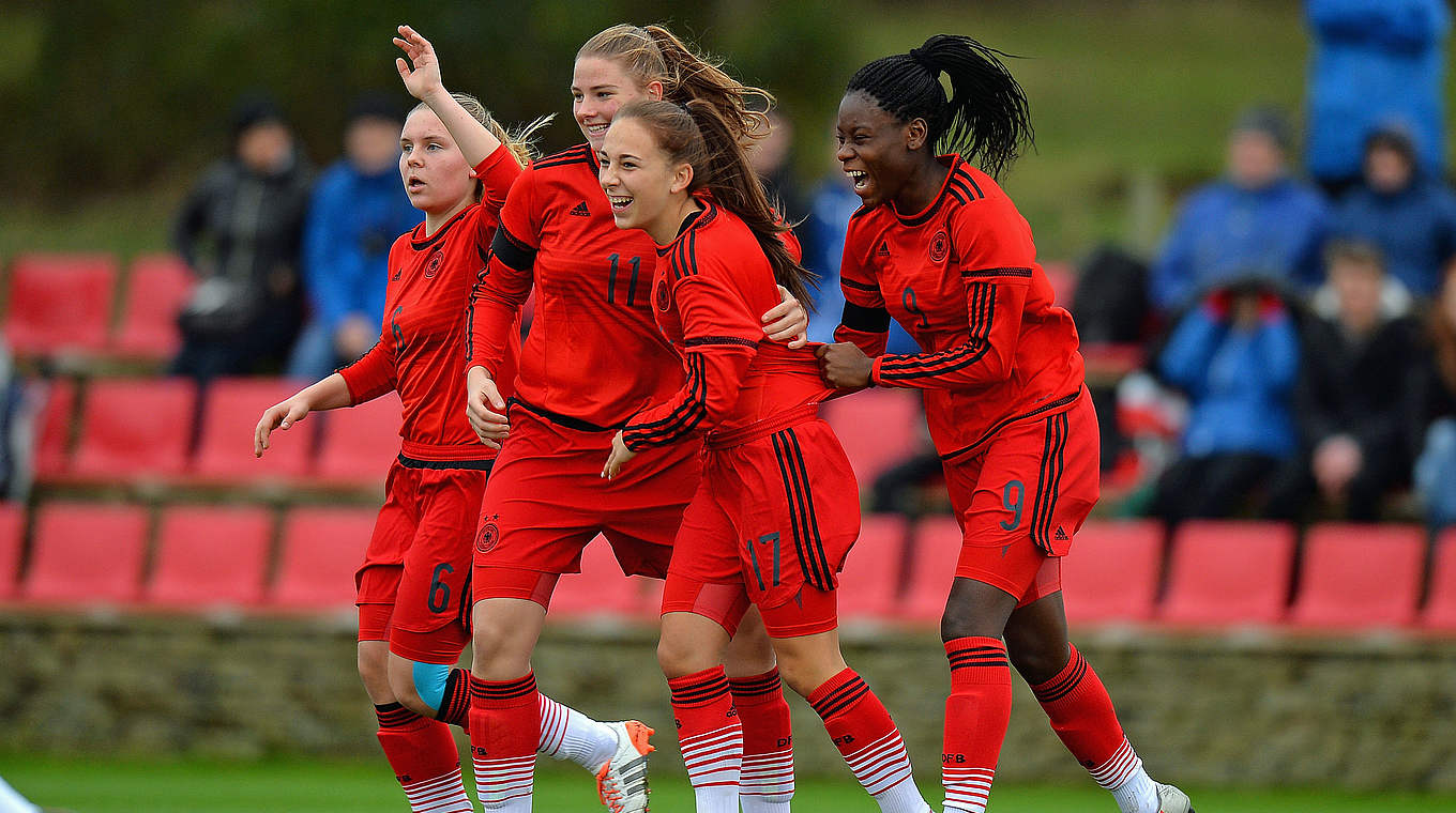 Traf doppelt gegen die Engländerinnen: Gina Chmielinski (Nr. 17) © 2015 Getty Images