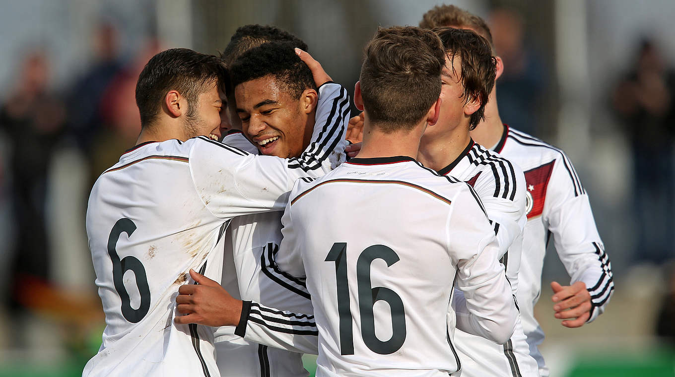 Klarer Erfolg: U 16 gewinnt auch das zweite Testspiel gegen Tschechien © 2015 Getty Images