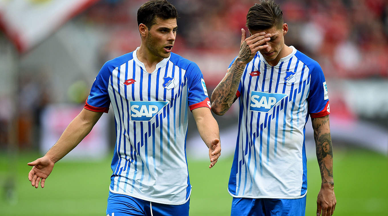 Letzter mit 1899 Hoffenheim: Die Stürmer Kevin Volland (l.) und Steven Zuber sind ratlos © 2015 Getty Images