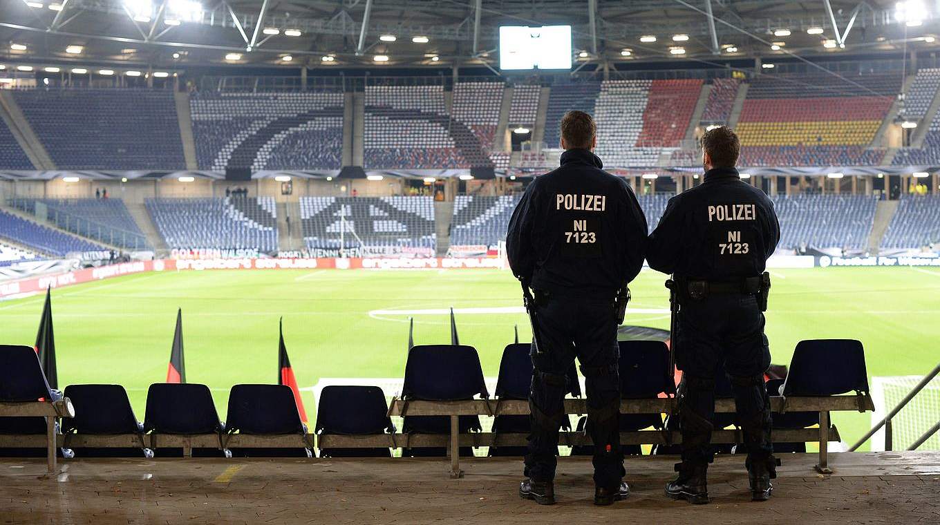 Das abgesagte Spiel in Hannover sollte ein Zeichen für Frieden und Solidarität werden © Getty Images
