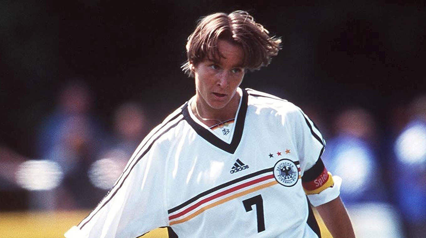 125 Länderspiele: Die ehemalige Nationalspielerin Martina Voss-Tecklenburg konnte insgesamt viermal den EM-Titel holen (1989, 1991, 1995 und 1997) © 